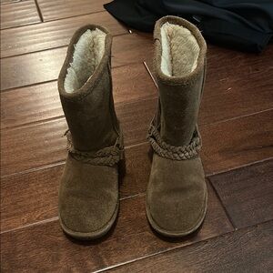BearPaw Tan Suede Winter Boots